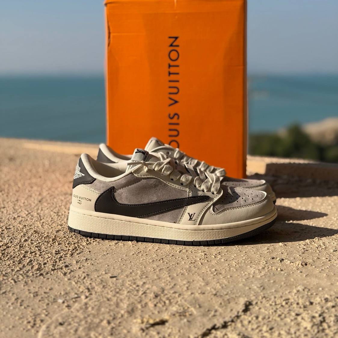 جردن 1 ترویس اسکات Nike Air Jordan 1Travis Scott 217