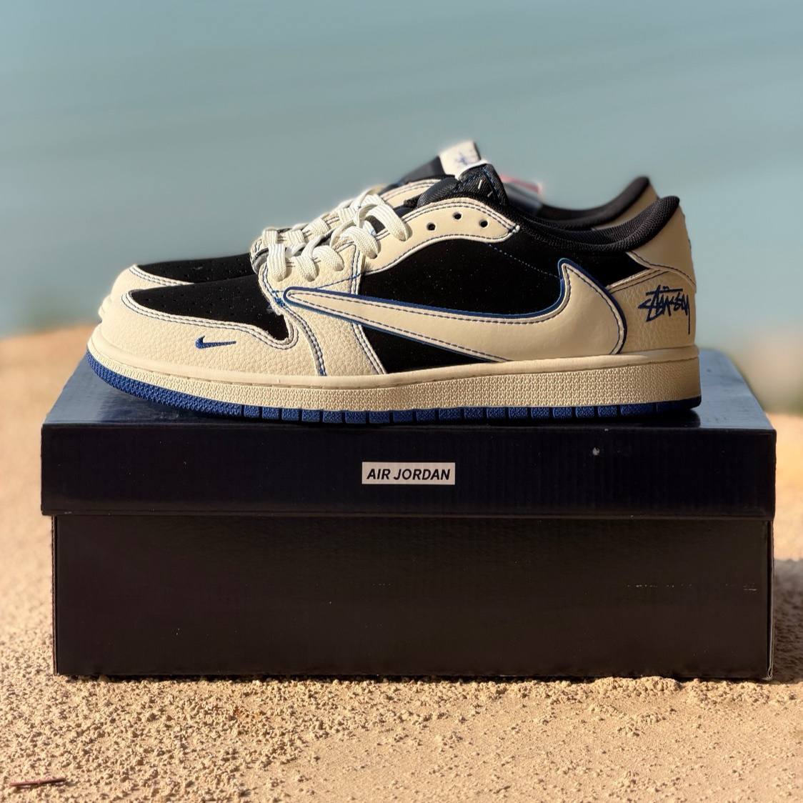جردن 1 ترویس اسکات Nike Air Jordan 1Travis Scott 222
