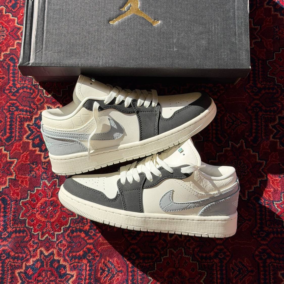 نایک ایر جردن وانNike Air Jordan One 208
