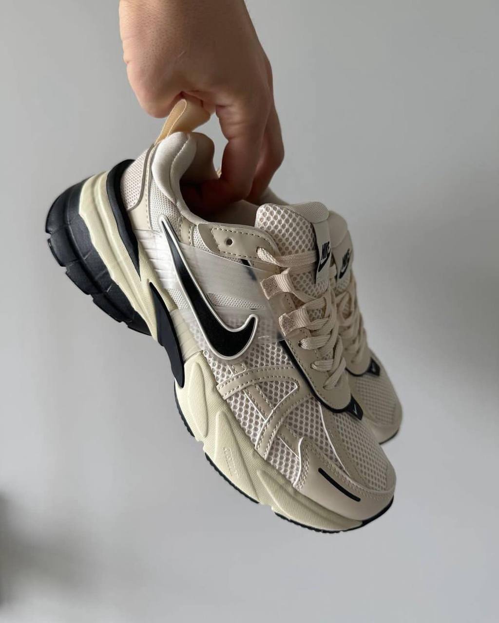 نایک وی تو کی ران Nike v2k run کد 599