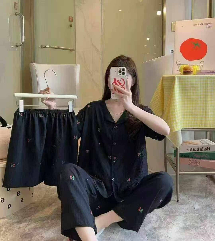 ست سه تیکه زنانه و دخترانه وارداتی (بلوز+شلوار+شورتک)