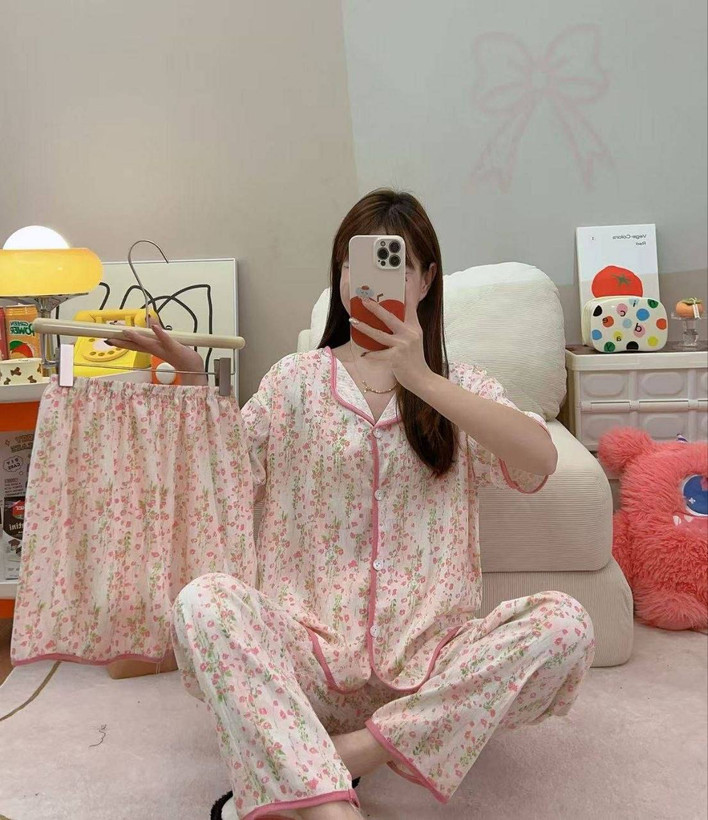 ست سه تیکه زنانه و دخترانه وارداتی (بلوز+شلوار+شورتک)
